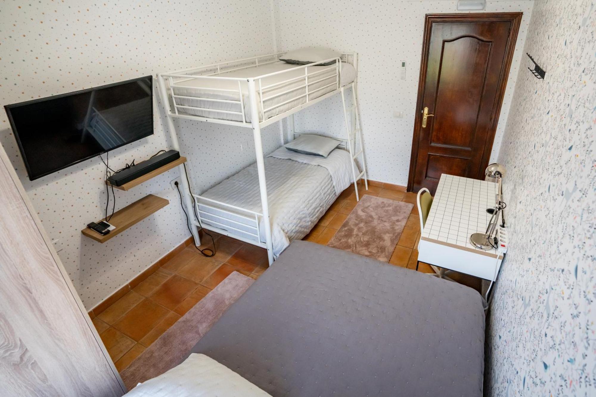 Casa Julio - Alcala Complete Coastal Retreat - Entire Apartment - 3 Min Walk From The Ocean - Shared Entrance With Host المظهر الخارجي الصورة