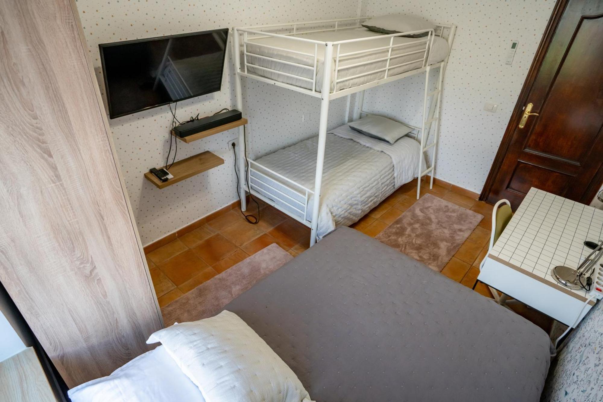 Casa Julio - Alcala Complete Coastal Retreat - Entire Apartment - 3 Min Walk From The Ocean - Shared Entrance With Host المظهر الخارجي الصورة