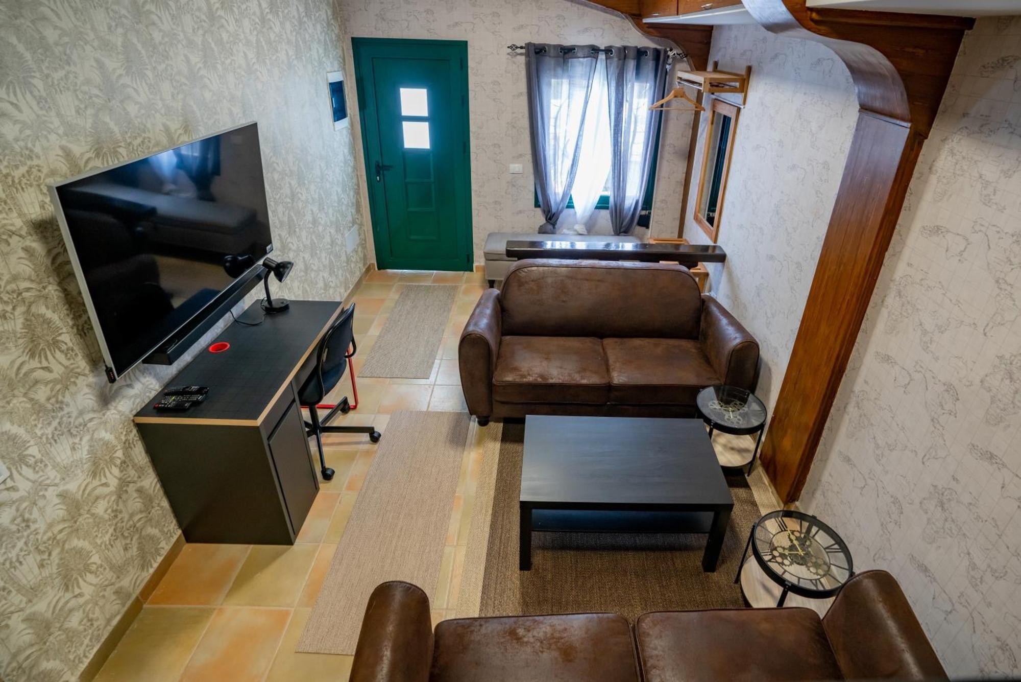 Casa Julio - Alcala Complete Coastal Retreat - Entire Apartment - 3 Min Walk From The Ocean - Shared Entrance With Host المظهر الخارجي الصورة
